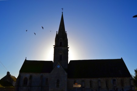 vue de l'église à contre-jour