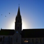 vue de l'église à contre-jour